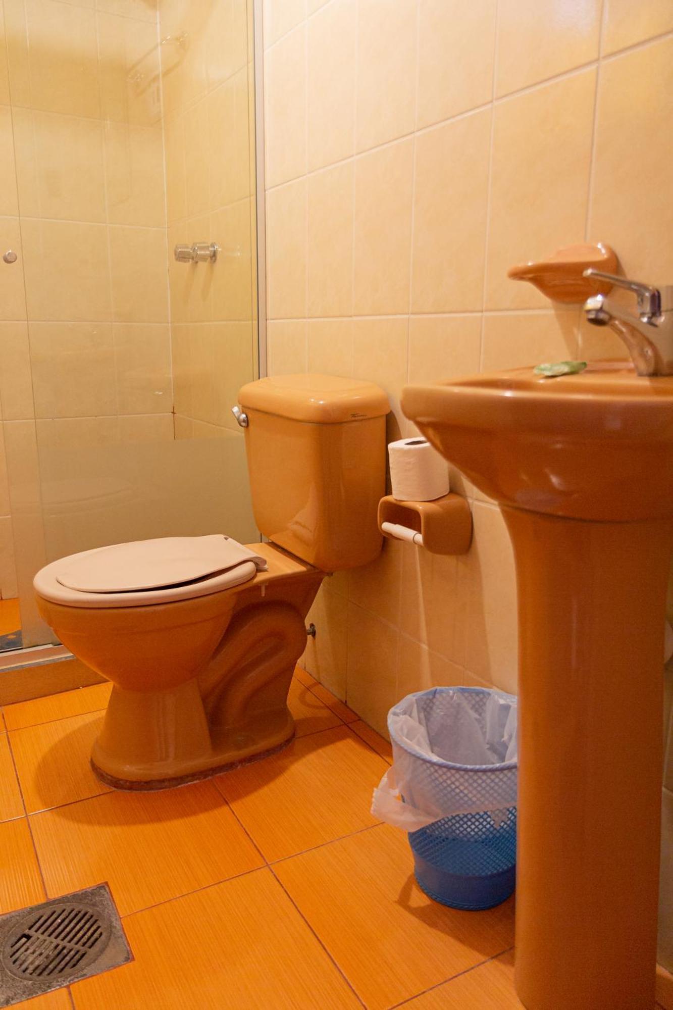 Hostal Sonia Копакабана Экстерьер фото
