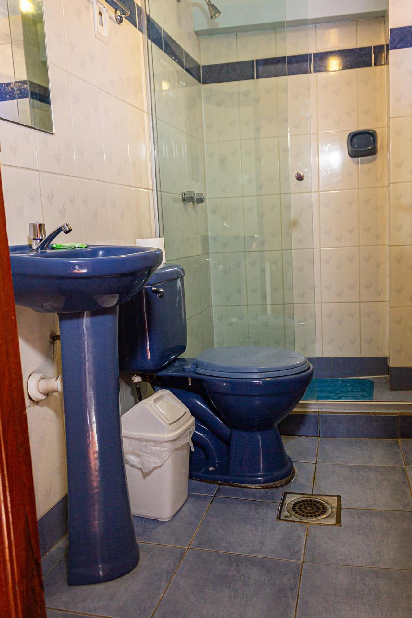 Hostal Sonia Копакабана Экстерьер фото