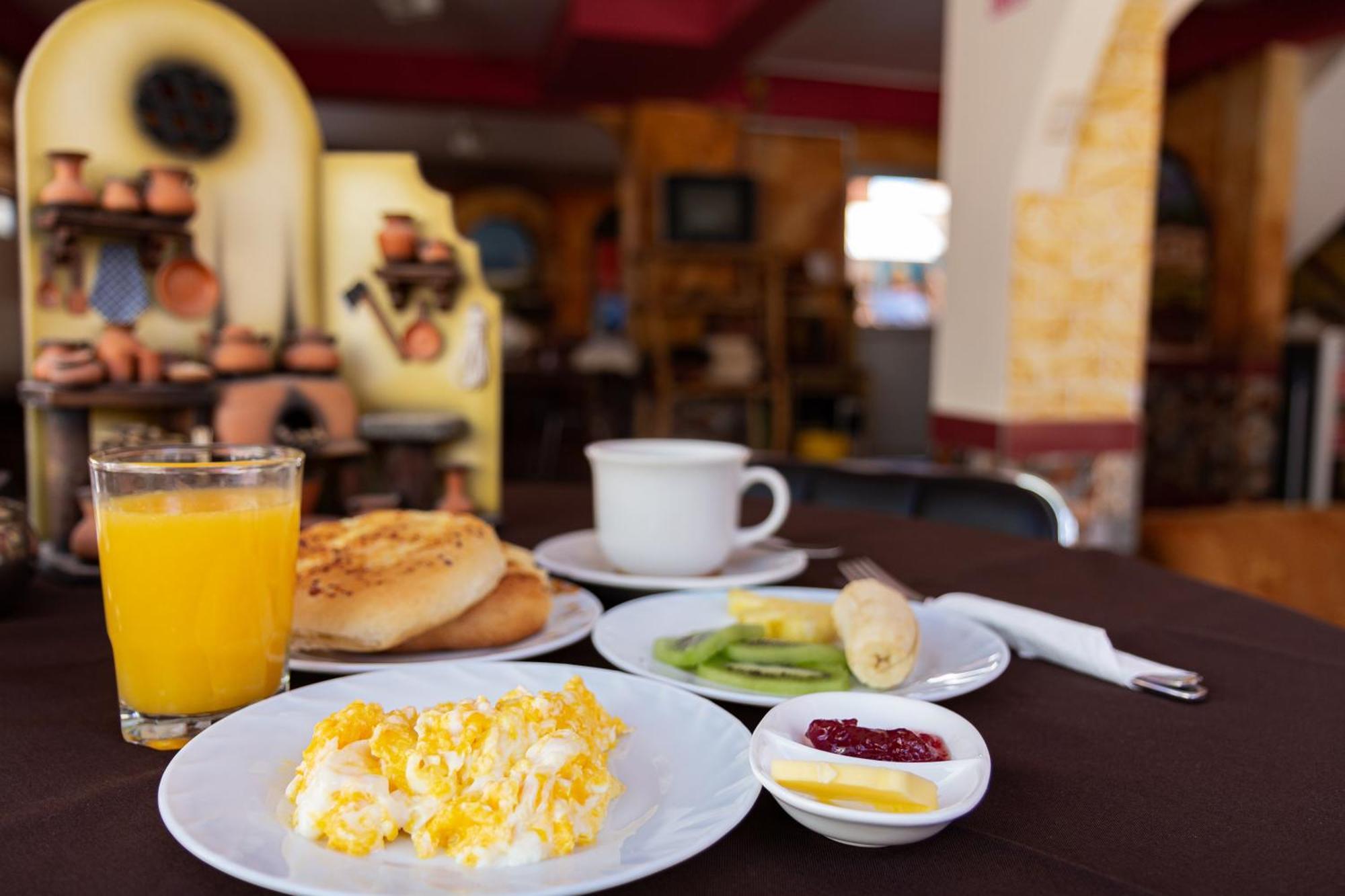 Hostal Sonia Копакабана Экстерьер фото
