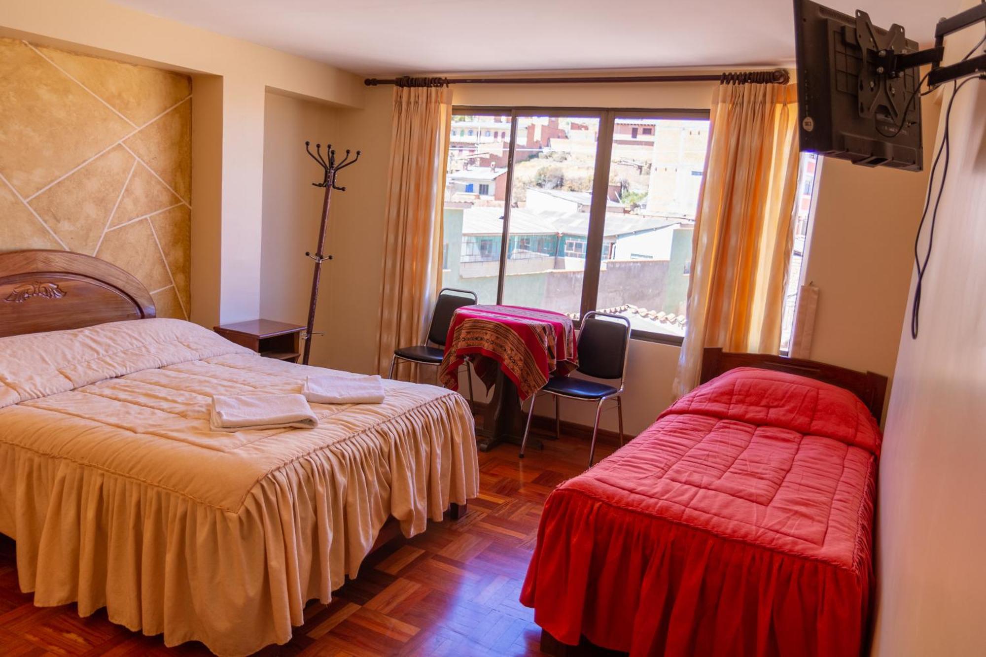 Hostal Sonia Копакабана Экстерьер фото