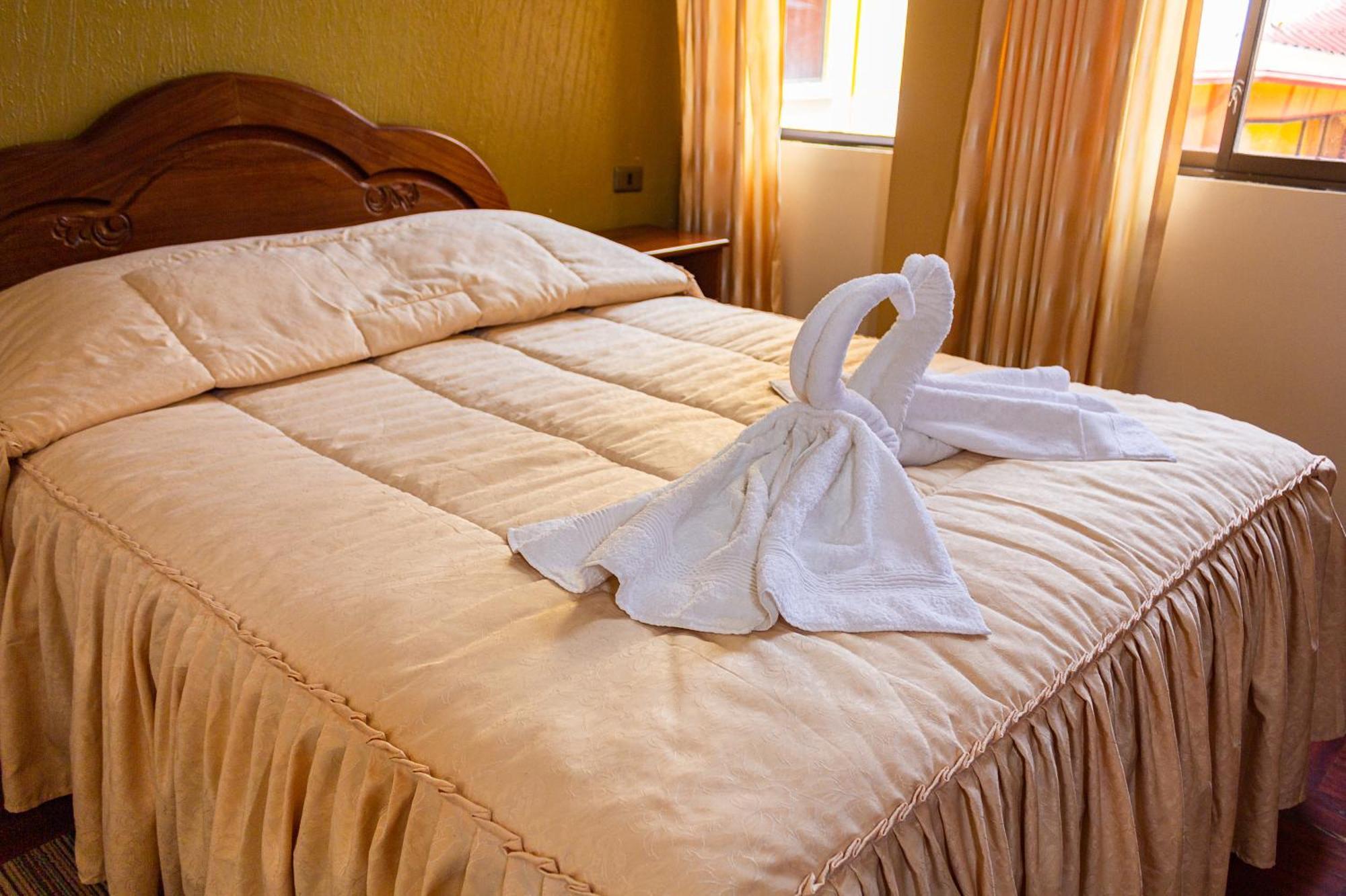 Hostal Sonia Копакабана Экстерьер фото