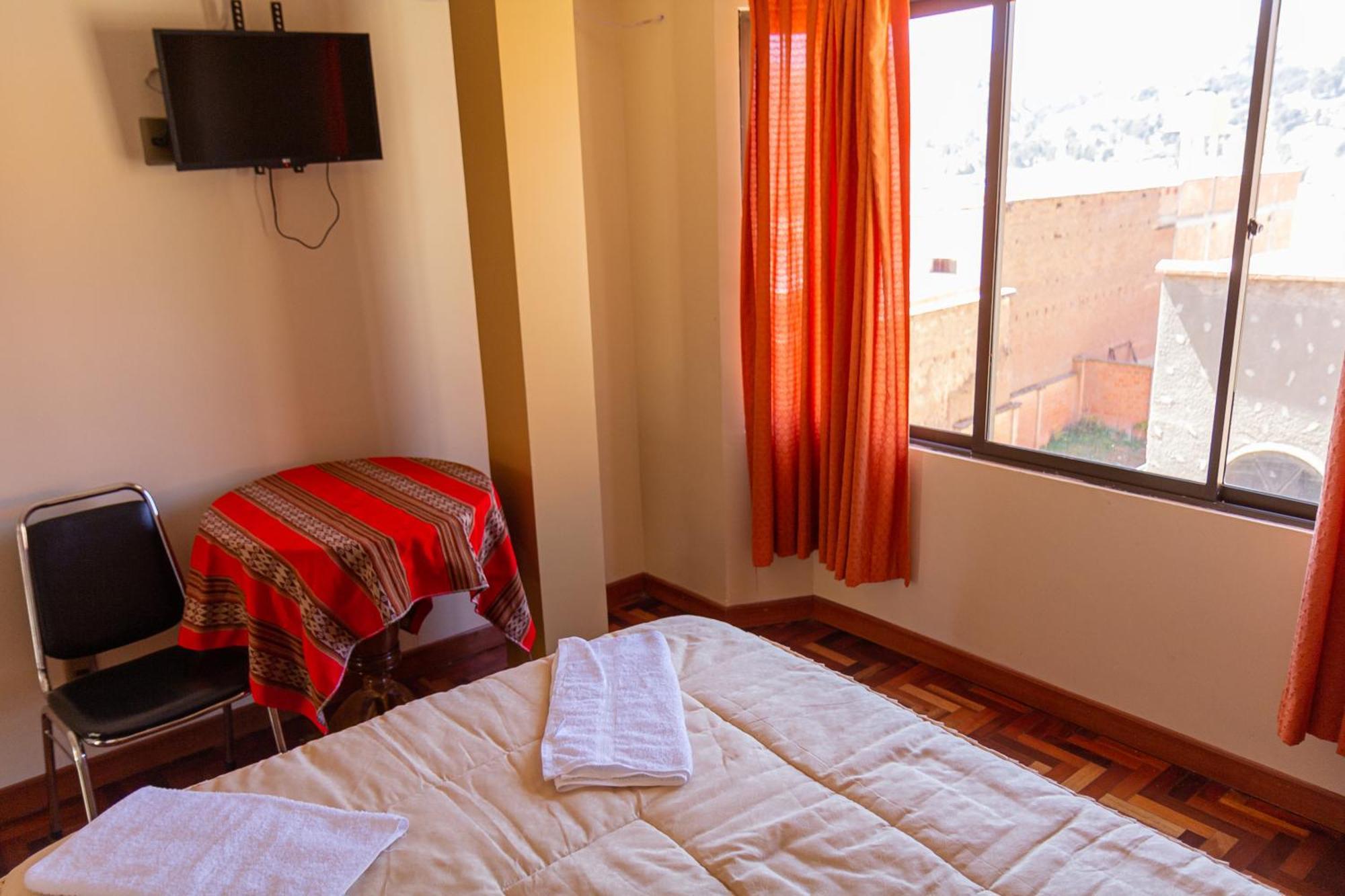 Hostal Sonia Копакабана Экстерьер фото