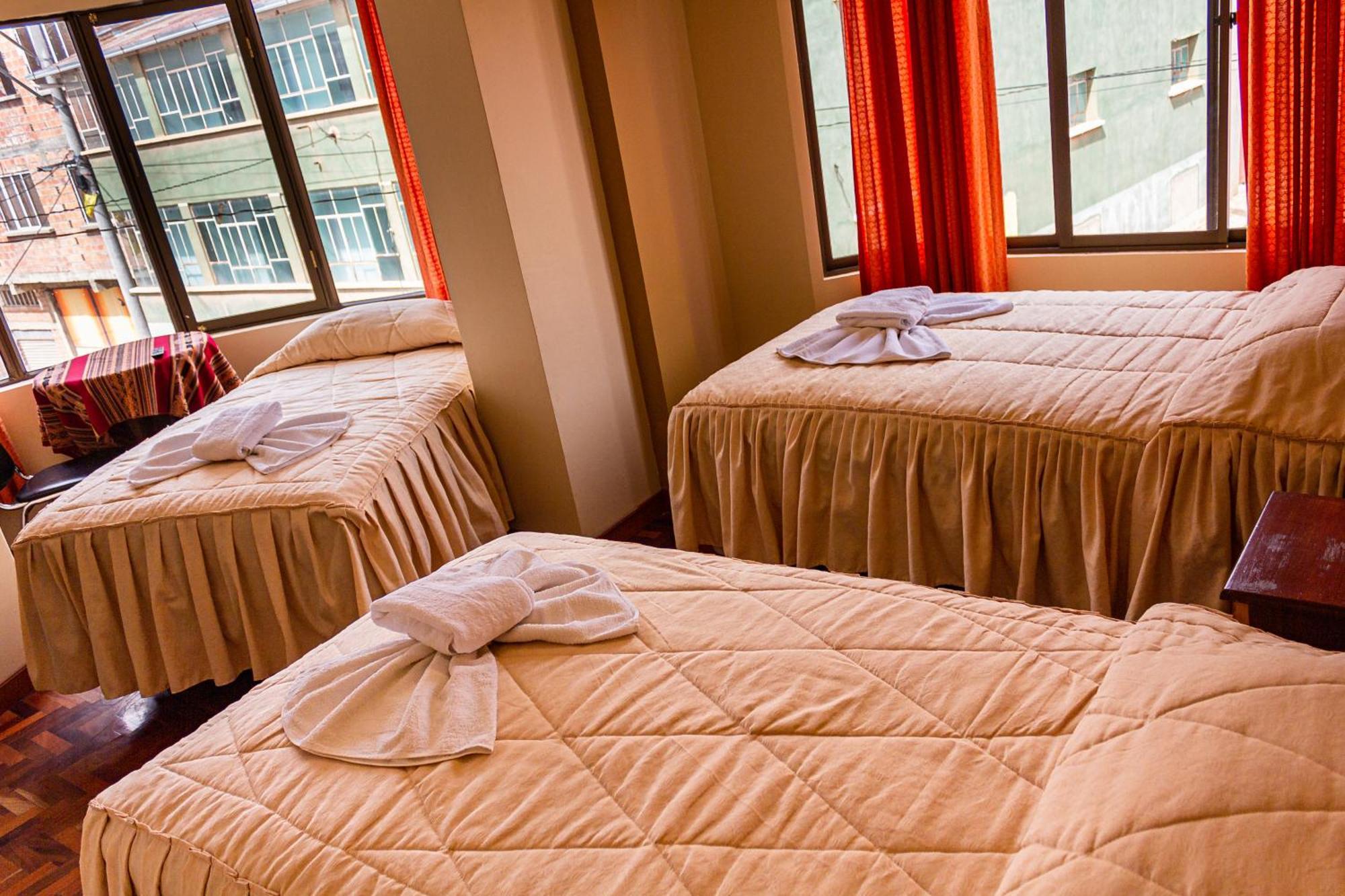 Hostal Sonia Копакабана Экстерьер фото