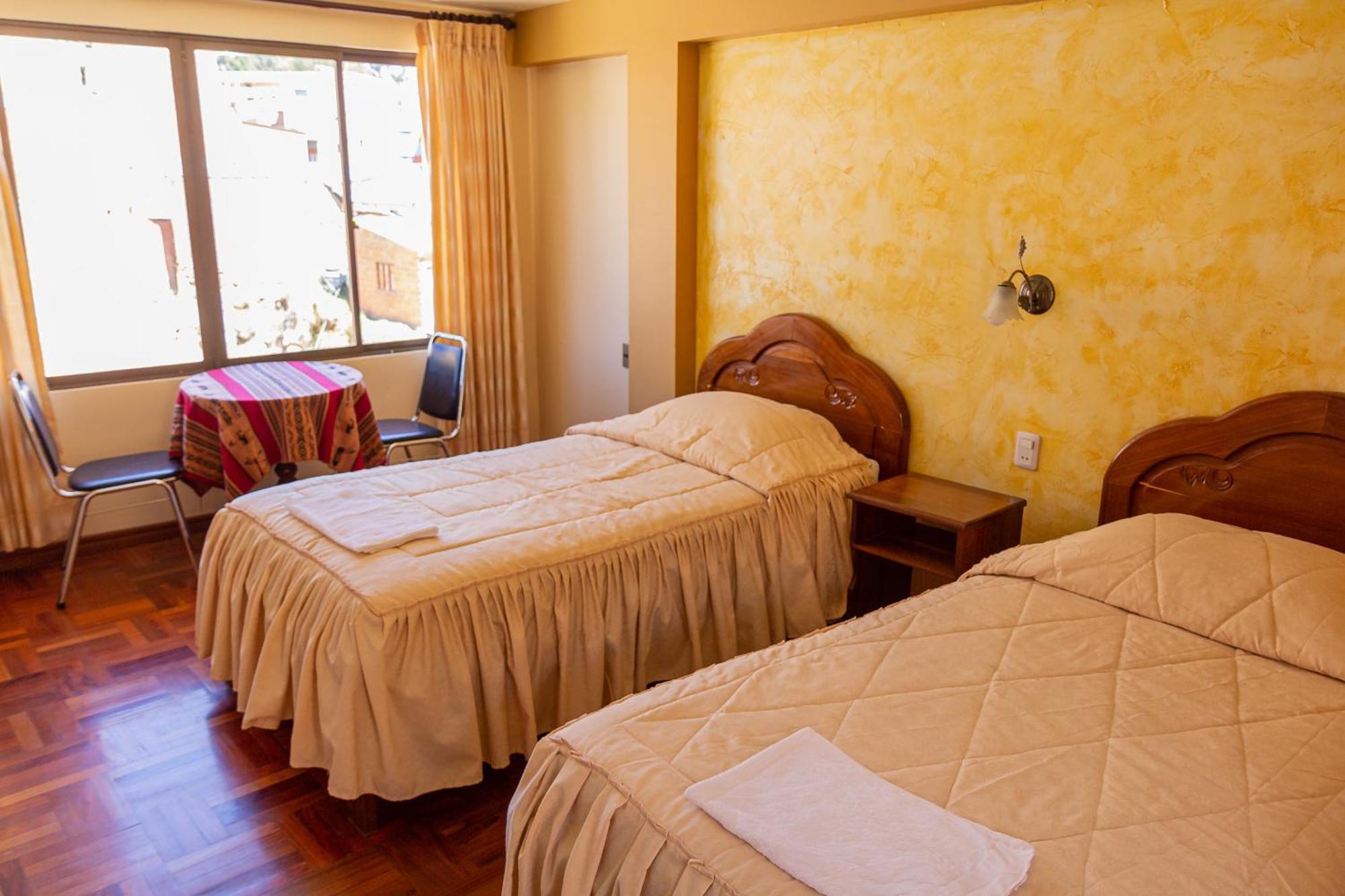 Hostal Sonia Копакабана Экстерьер фото